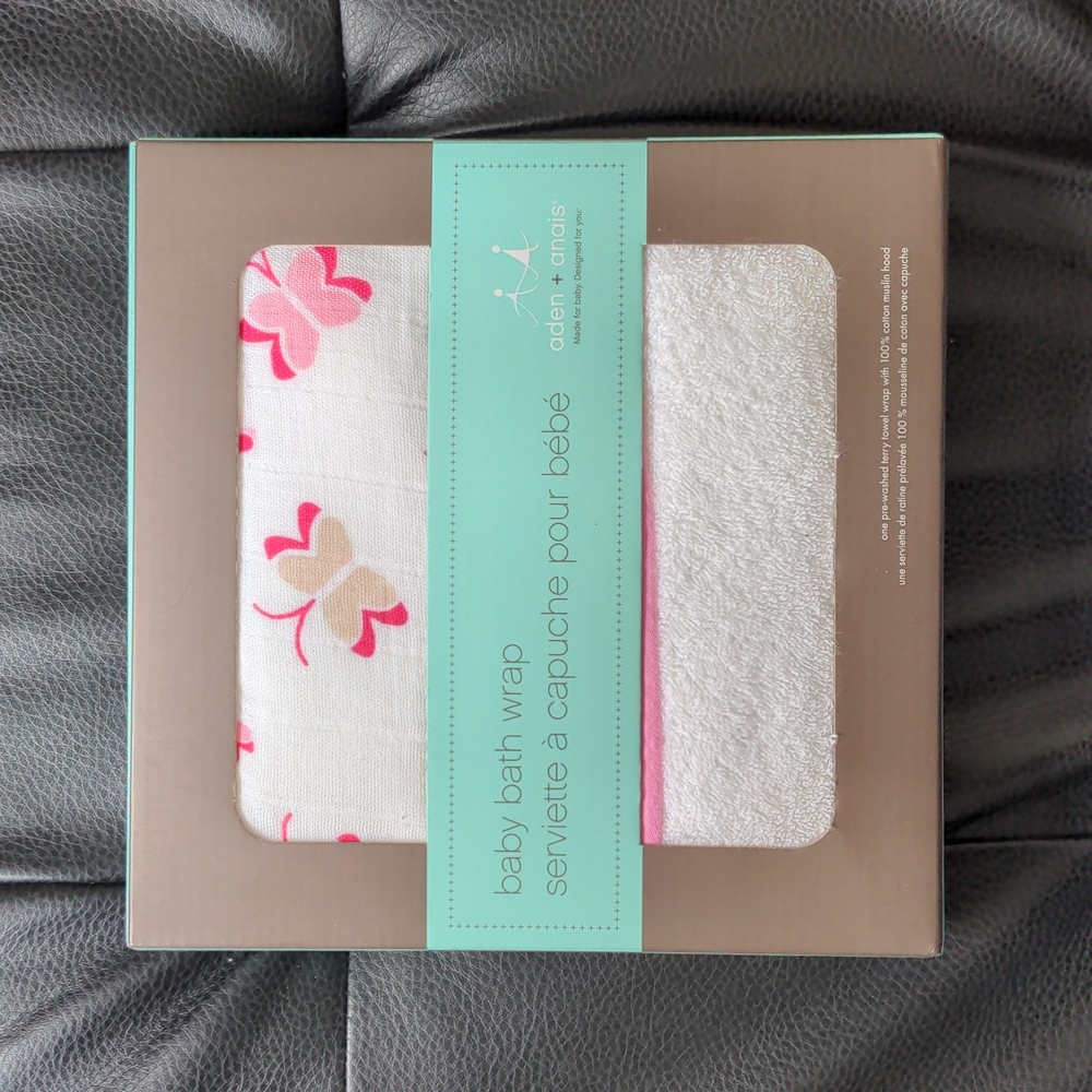 NWT 👶 Aden + Anais baby bath wrap